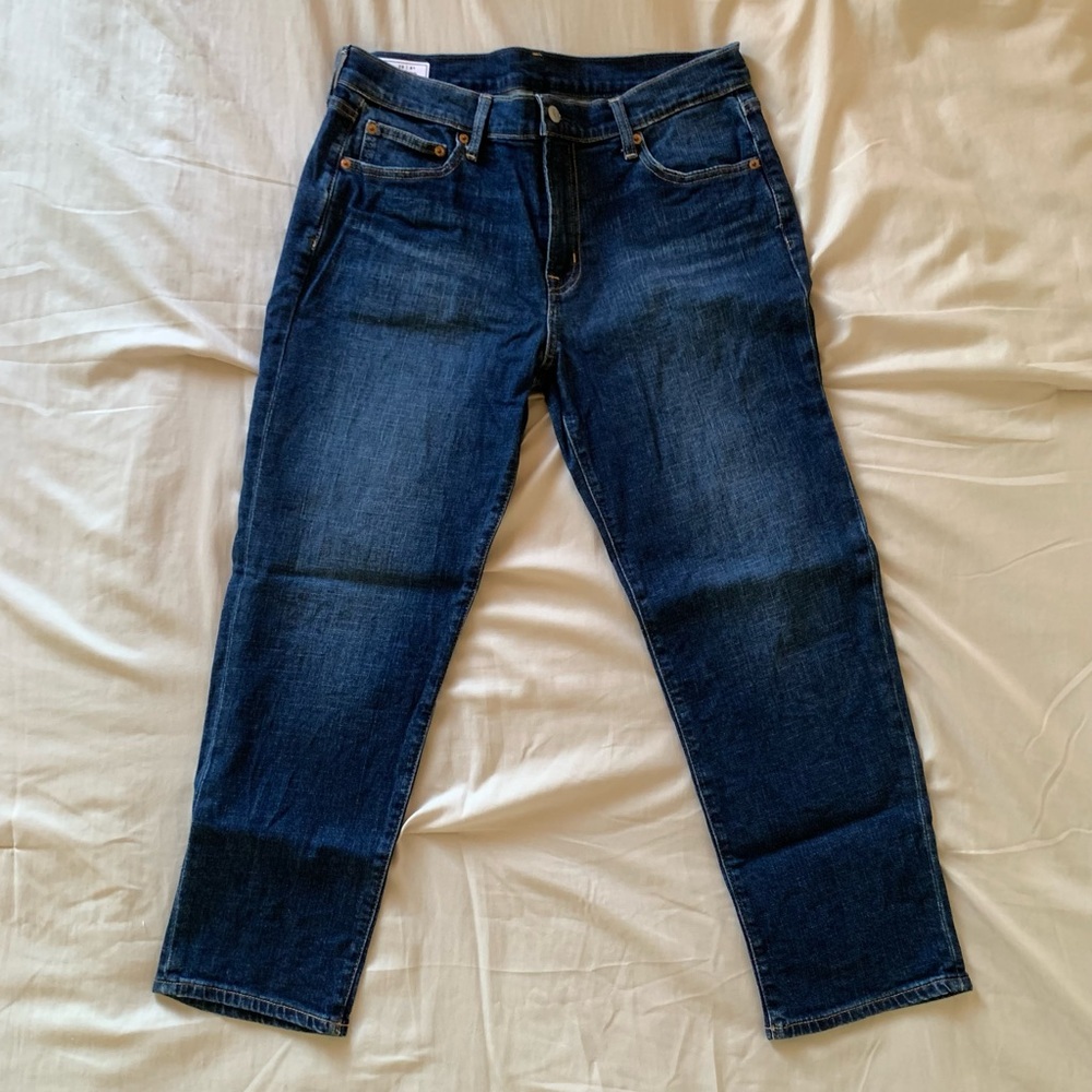 GAP Girlfriend Mid-Rise Jeans:
• Color: Dark Blue
• Size: 29 Regular / 8 Regular
